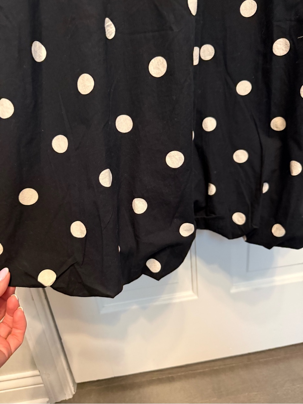 Elegant Black Strapless Polka Dot Midi Dress 👗 - Picture 4 of 10